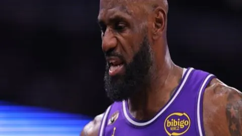 曼城主场3-1逆袭击败切尔西